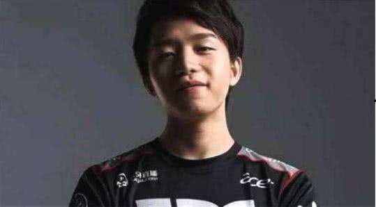 峡谷之巅演员,揭秘演员背后的故事与传奇