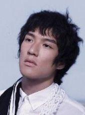 周子杨个人资料,才华横溢的音乐才子，演绎青春旋律的追梦人